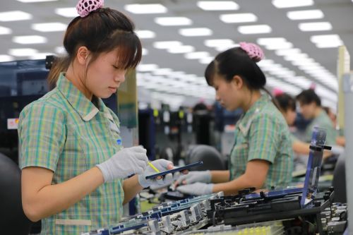 Phone and linh kiện thu nhiều tỷ USD từ xuất khẩu sang Hoa Kỳ, Trung Quốc